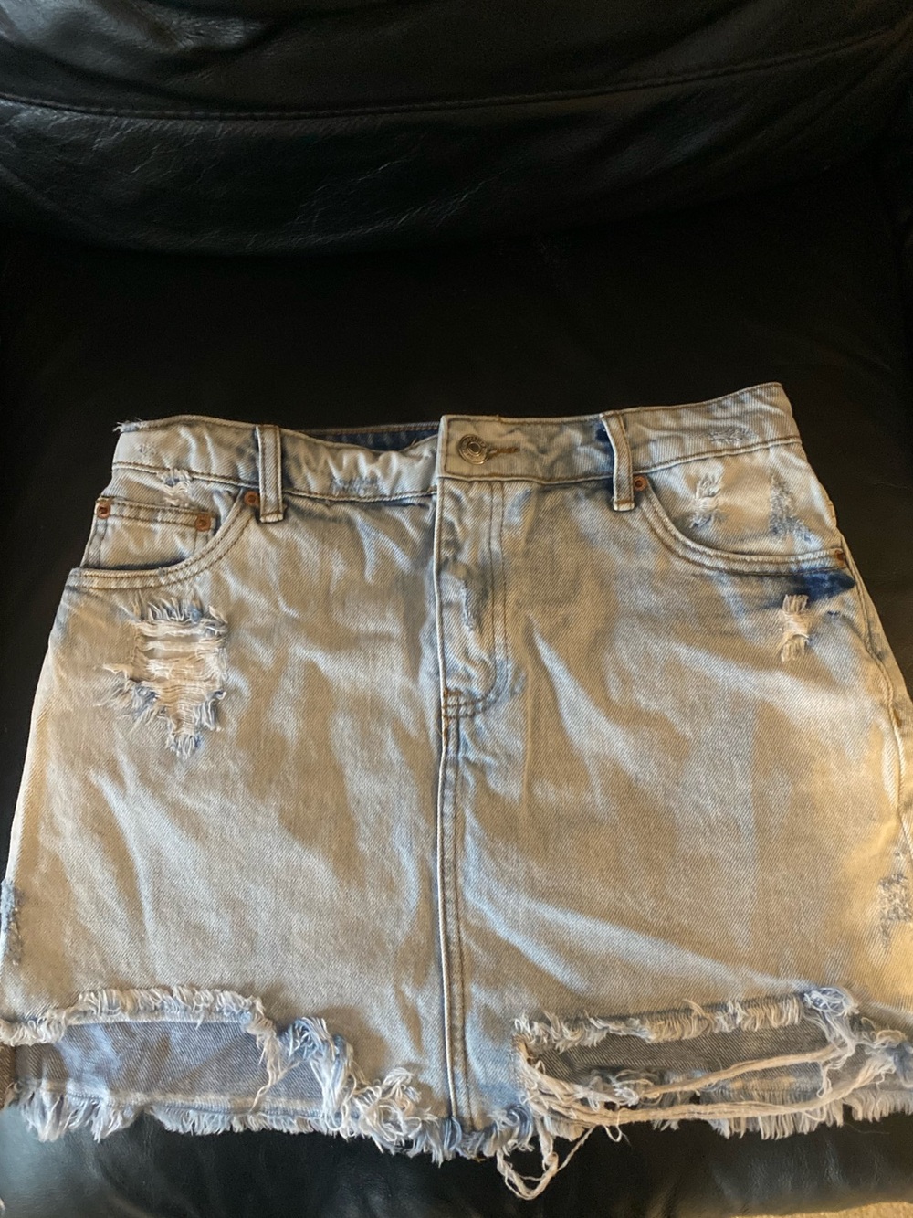 Forever 21 Distressed Light Denim Mini Skirt - Casual Women’s Skirt Sz 25